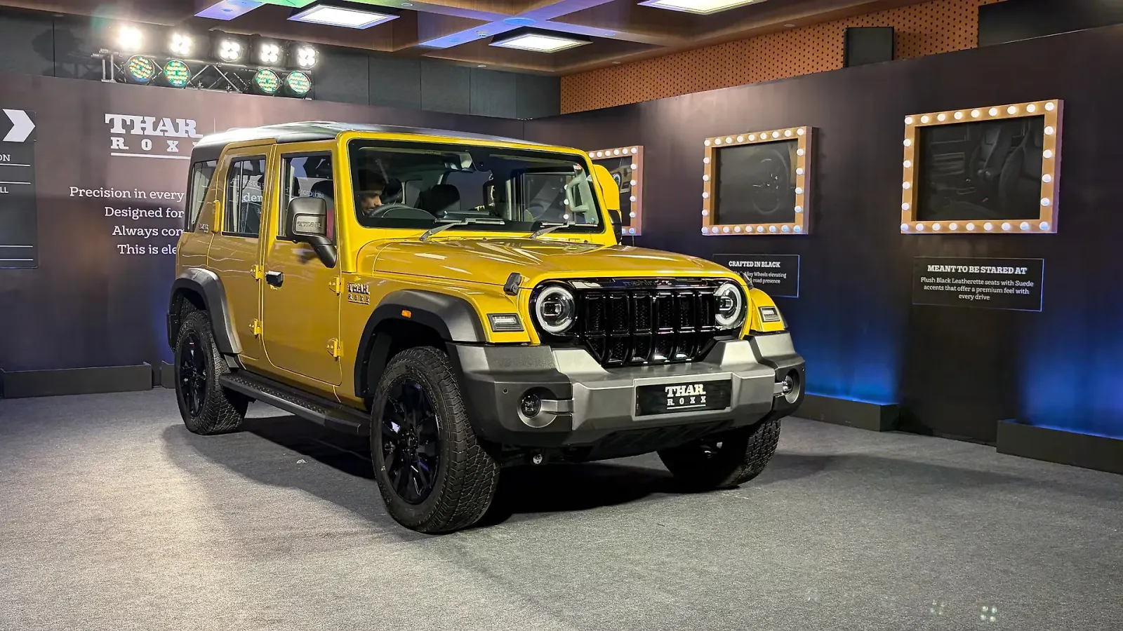 Thar Roxx, front three-quarter styling