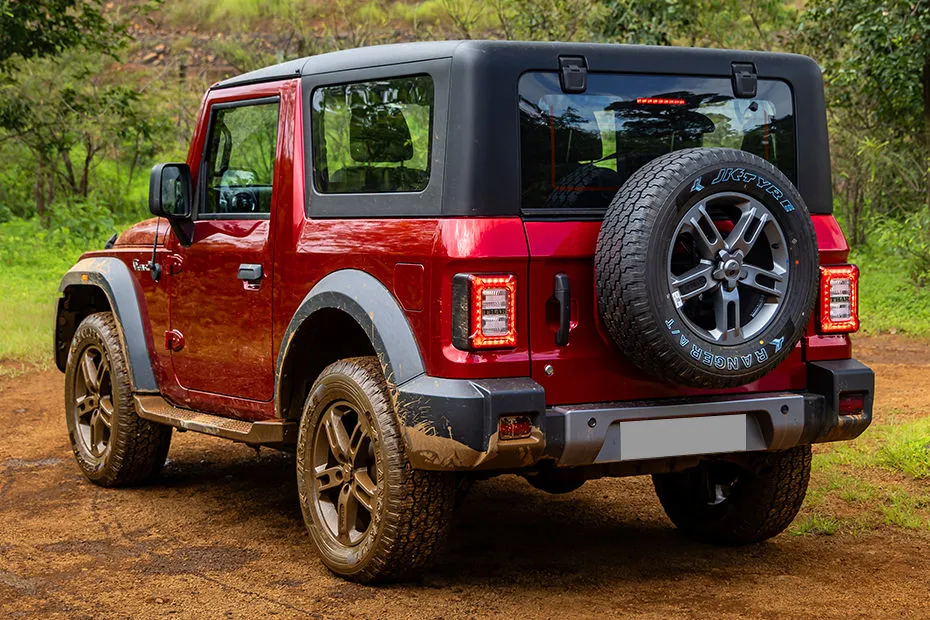 Thar, rear three-quarter