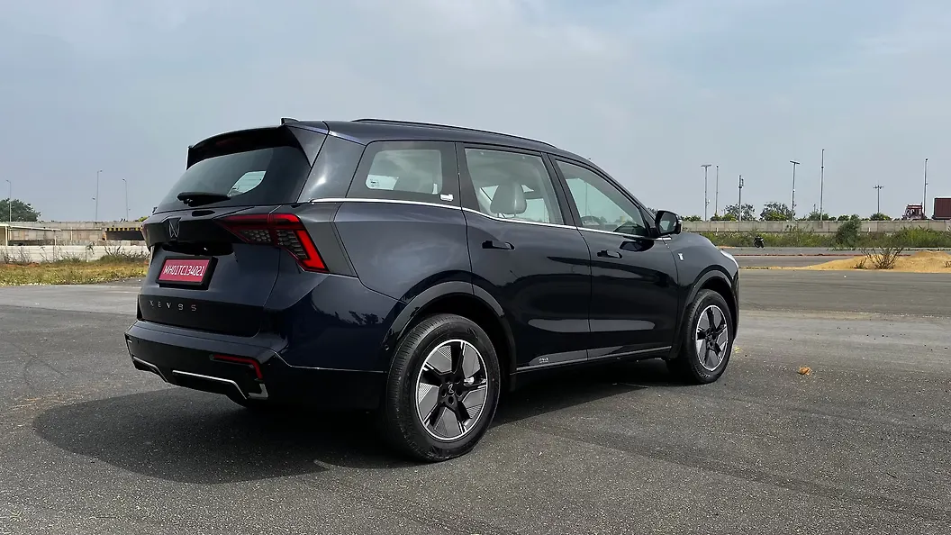 XEV 9S, rear three-quarter