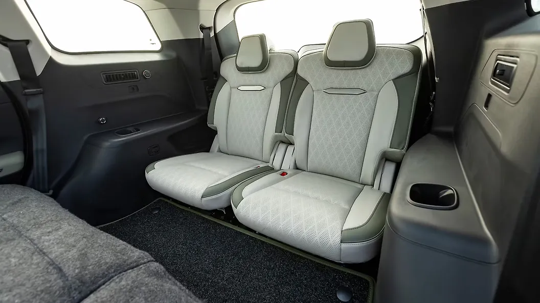 XEV 9S third-row seats