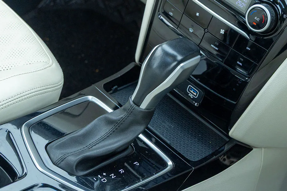 XUV 3XO gear shifter