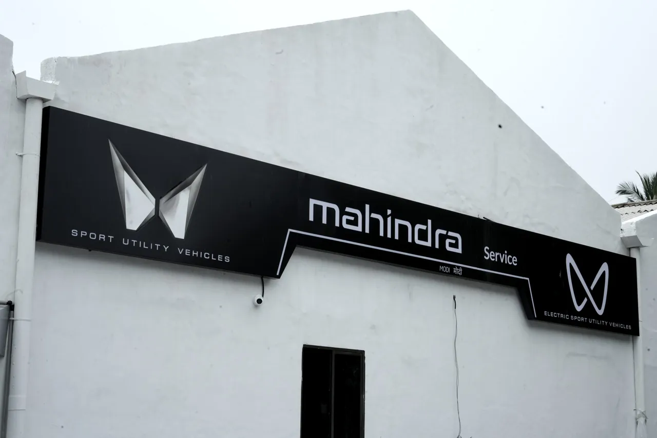 Modi Mahindra - Charkop Service Centre service centre in Mumbai